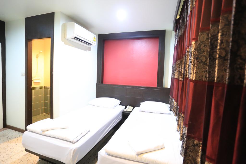 Thara House Hotel Bangkok Kamer foto