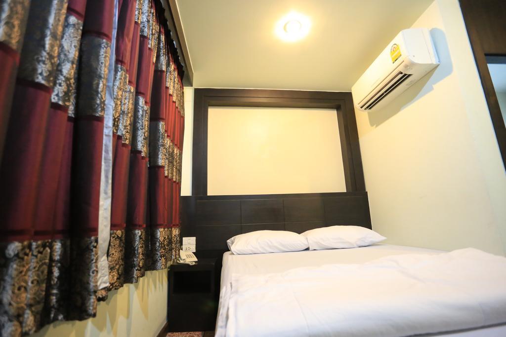 Thara House Hotel Bangkok Kamer foto