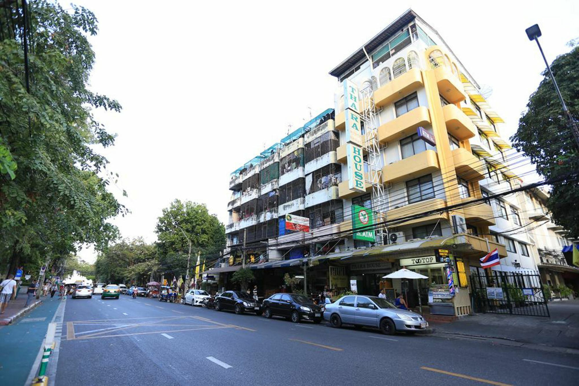 Thara House Hotel Bangkok Buitenkant foto