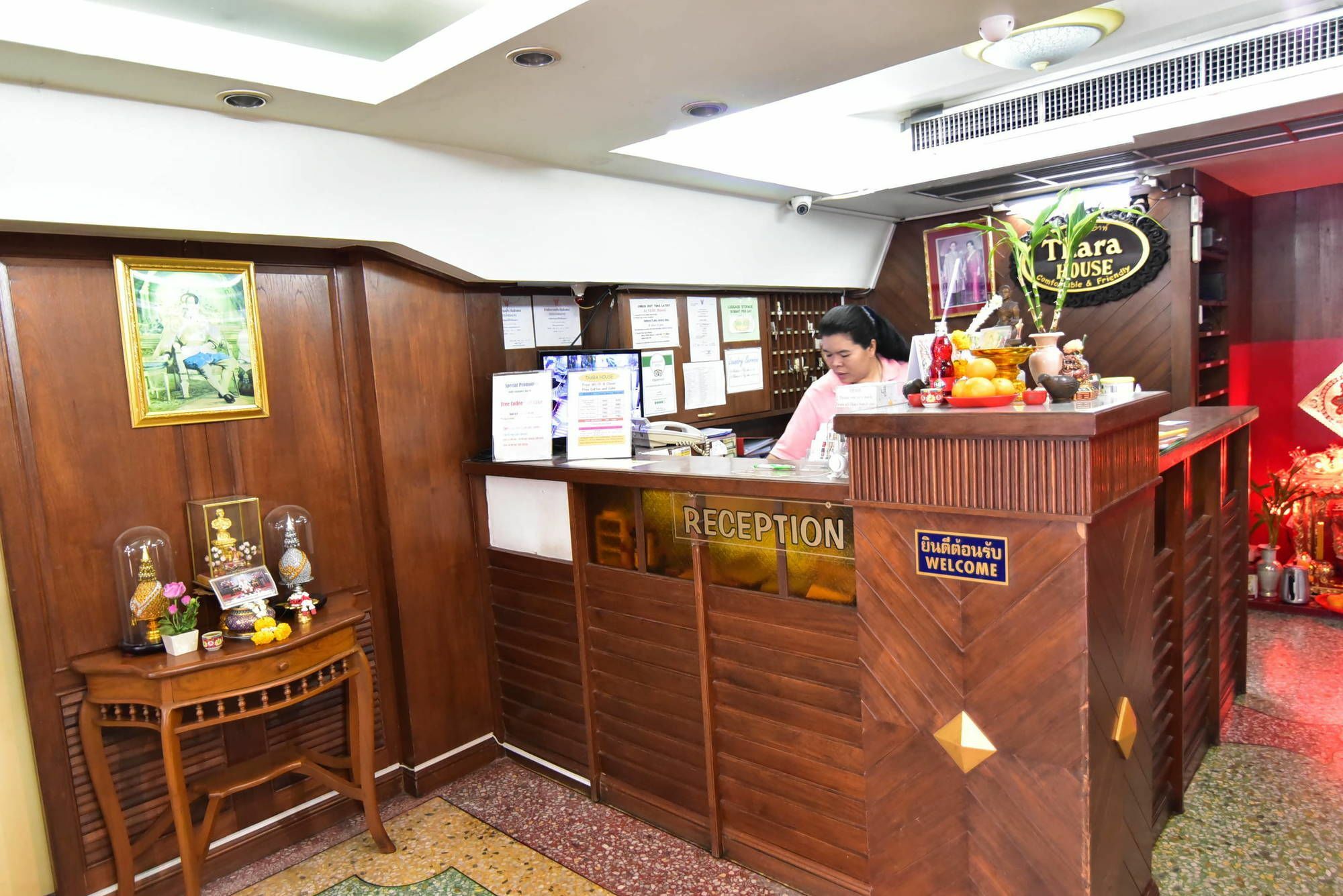 Thara House Hotel Bangkok Buitenkant foto